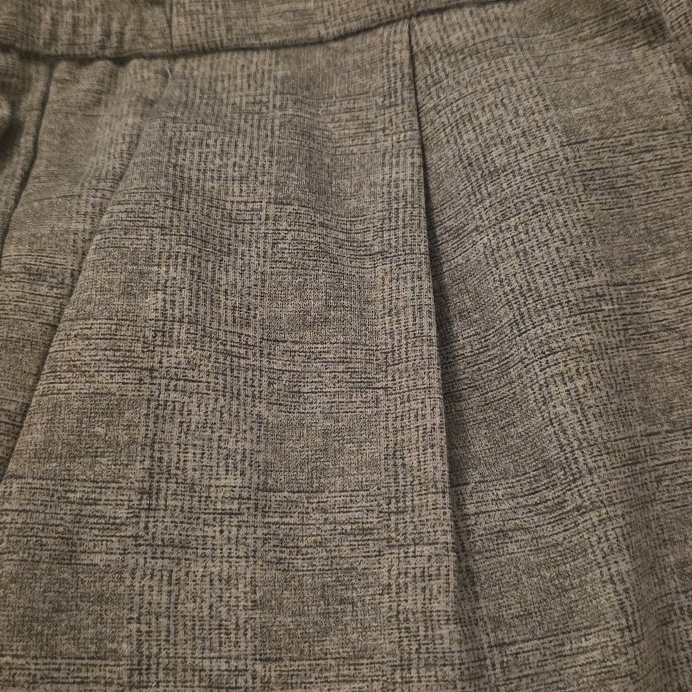 Amanda & Chelsea Gray Drawstring Ankle Pants - Picture 7 of 10